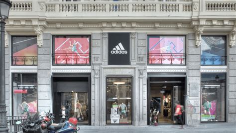 Adidas to open 3,000 stores in China by 2020 